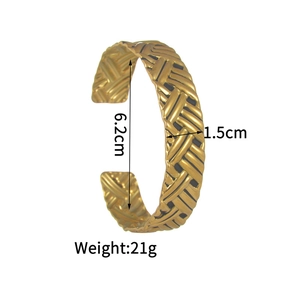 Detailed view of vintage woven texture open bangle with size and weight measurements