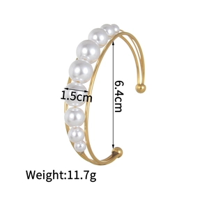 Detail of double-layer gold pearl bangle showing dimensions 6.4cm diameter and 11.7g weight
