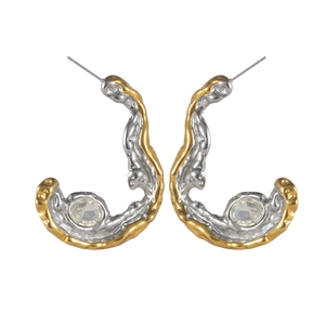 Two-tone C-shaped pleated earrings with lava texture and central sparkling zircon stone