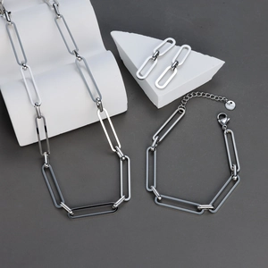 Ensemble De Bijoux Minimaliste En Acier Inoxydable Femmes Collier Bracelet Boucles D Oreilles Trombone Style Géométrique