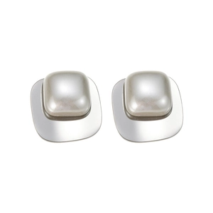 Boucles d'oreilles carrées vintage françaises avec incrustation gris perle et métal argenté