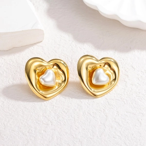 Boucles d'oreilles cœur géométriques minimalistes en métal liquide doré poli