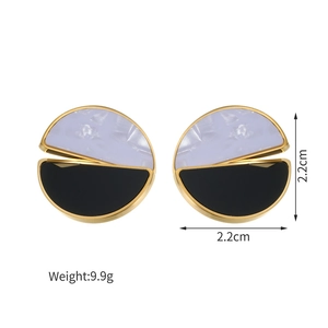 Detail view of 2.2cm round marble and black earrings with size and weight specs