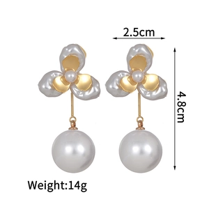 Tableau des tailles pour boucles d'oreilles perles fleurs mesurant 2,5 cm par 4,8 cm