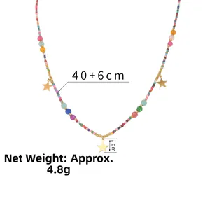 Bunte Boho-Perlenkette mit goldenen Sternanhängern, 40+6 cm Länge und 4,8g Gewicht