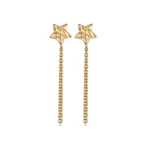 Boucles d'oreilles étoile à franges dorées 18k avec texture martelée minimaliste