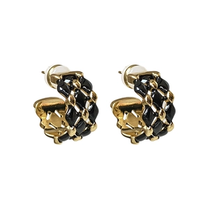 18K gold-plated C-shaped earrings with black enamel lattice pattern weave design
