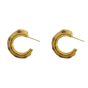 French style gold-colored C-shaped mesh earrings with delicate woven texture and studs