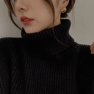 French style gold triple layer geometric hoop earrings for a luxury aesthetic look
