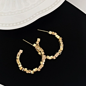 Boucles D'Oreilles Créoles Géométriques En Forme De C En Cuivre Perles Cube Minimaliste Élégant Polyvalent Pour Femmes Avec Tige En Argent Sterling 925