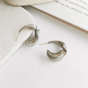 Minimalist S925 silver needle C-shaped twisted metal earrings with high-polish finish