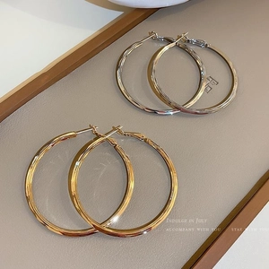 Minimalist large geometric hoop earrings in polished gold and silver finish set