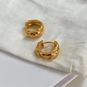 Quilted Hoop Earrings 18K Gold Plated Brass Geometric Rhombus Pattern Retro Lightweight Luxury Fashion Jewelry For Women