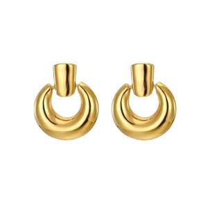 Polierte goldene geometrische Kreisoherringe mit minimalistischem Metallschlaufen-Design