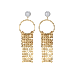 Boucles d'oreilles pendantes à paillettes dorées 18 carats avec puces géométriques