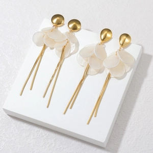 Boucles d'oreilles en acier inoxydable doré 18K avec pampilles, pétales blancs et chaînes