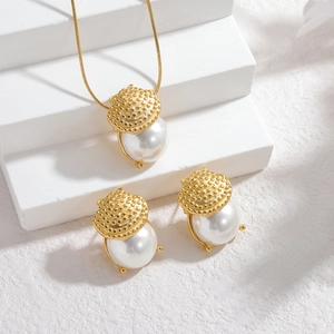 Elegant 18K gold plated shell pearl necklace and earrings set for women in minimalist style