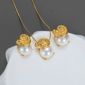 Parure De Bijoux Vintage Pour Femme Collier Avec Pendentif Coquillage Künstliche Perle En Acier Inoxydable Plaqué Or 18K Et Boucles
