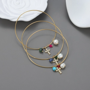 Edelstahl 18K Vergoldet Armreif Mit Kreuzanhänger Künstliche Barockperle Und Bunten Kristallperlen Schmuck Für Damen