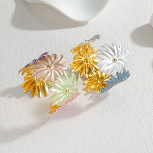 Floral open bangle with colorful enamel daisies and elegant gold-plated finish for women