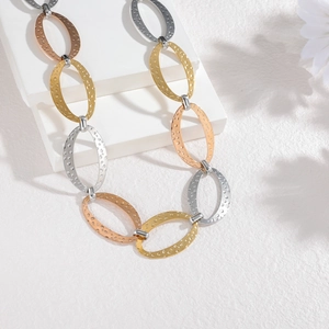 Dreifarbige Gliederkette mit Hammerschlag-Textur in Gold Silber und Roségold