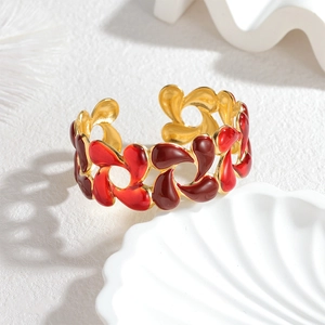 Bracelet jonc ouvert 18k vintage avec design tourbillon en émail rouge foncé