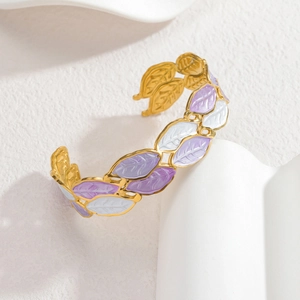 Bracelet jonc ouvert doré avec feuilles émaillées blanc et violet pour femme