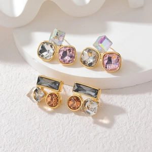Ensemble de boucles d'oreilles vintage en cristal géométrique avec placage à l'or et zircons