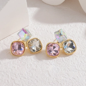 Boucles d'oreilles vintage carrées en or 18k avec cristaux roses et effet AB