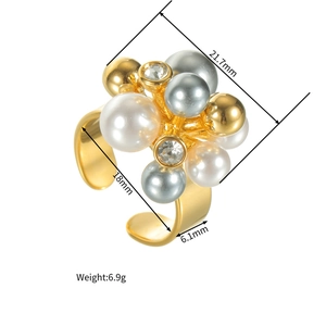 Détails d'une bague ajustable en or 18k avec perles, cristaux et mesures de taille