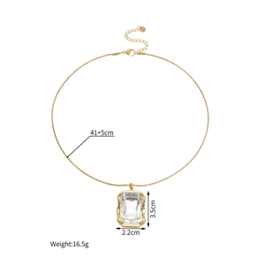 Detailed size specifications for 18k gold square zircon pendant necklace on white background