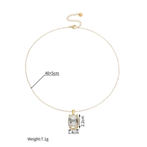 Detail of 18k gold chain with a rectangular step-cut zircon pendant and sizing parameters