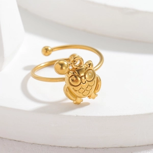 Creative 18k gold owl open ring for women featuring detailed feather texture on stone
