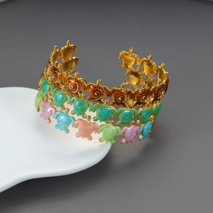 Bracelet Jonc Ouvert Tortue En Émail Acier Inoxydable Plaqué Or Bijoux Animaux Marins Pour Femmes Style Été