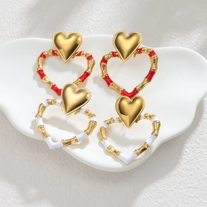 Retro 18k gold plated heart hoop earrings with bamboo texture in red and white enamel
