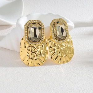 18k gold plated geometric earrings with amber stone and hammered metal pendant
