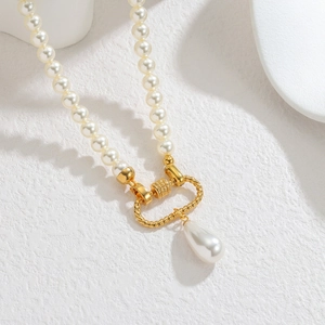 Collier en perles d'acier inoxydable plaqué or 18k avec grand pendentif perle