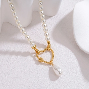 Collier de perles rétro français avec cœur doré et pendentif perle en forme de goutte