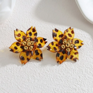 Retro leopard print flower earrings with brown resin petals and golden center accents