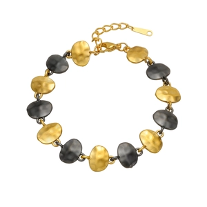 Minimalist hammered oval linked bracelet in gold and gunmetal stainless steel for women