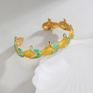 Bracelet jonc ouvert en acier inoxydable 18k doré avec design émail maïs jaune et vert