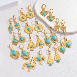 Boucles d'oreilles bohèmes en acier inoxydable plaqué or 18k et pierres turquoise