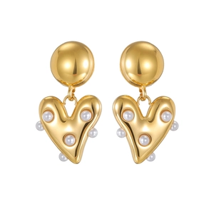 Boucles d'oreilles cœur en acier inoxydable plaqué or 18k avec perles blanches