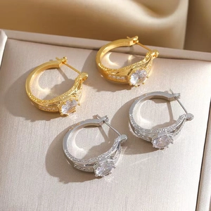 Gold and silver hoop earrings with micro-p镶 inlaid zircon and retro textured metal finish