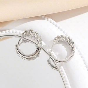 Silver wheat ear pattern hoop earrings in a minimalist round arc design for women