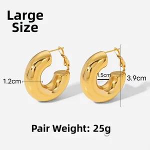 Dimensioni dettagliate degli orecchini a cerchio spessi a forma di U placcati in oro 18K