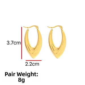 Detailed size view of U-shaped gold-plated earrings with dimensions 3.7cm by 2.2cm