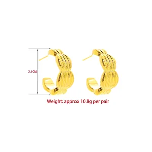 18K gold-plated chunky ribbed C-shaped hoop earrings with textured vertical ridges