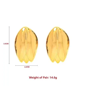 Boucles d'oreilles pétales de tulipes plaquées or 18 carats de 3,5 cm par 2,2 cm
