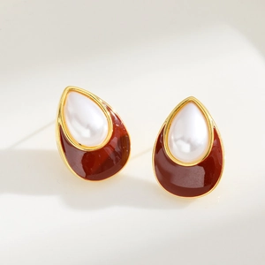 Boucles d'oreilles vintage goutte d'eau avec émail bordeaux et perle dorée à l'or fin